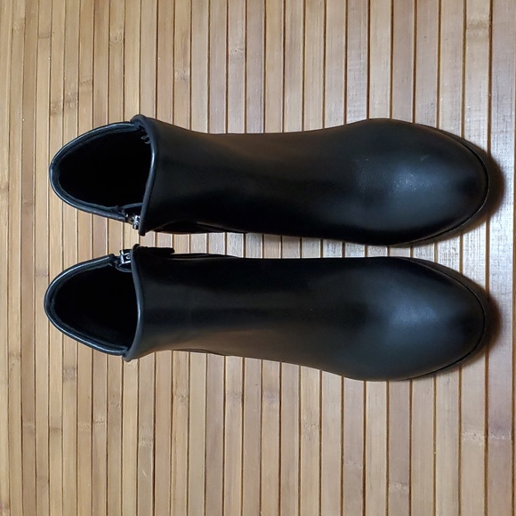 THURSDAY BOOTS, Women's 3" Heel Uptown Bootie in Black Leather - Picture 2 of 6